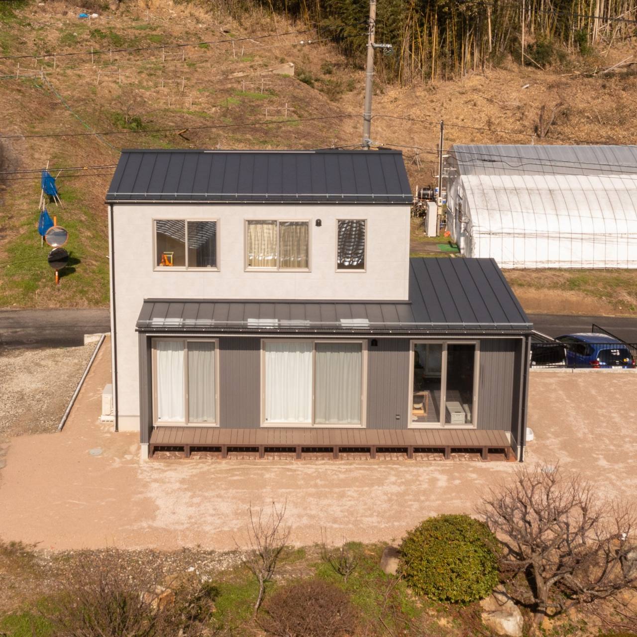 土間アトリエとえんがわの家